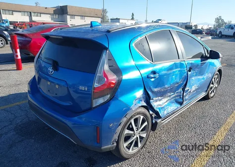 2018 Toyota Prius C Three z USA, uszkodzony, nr VIN JTDKDTB38J1606731